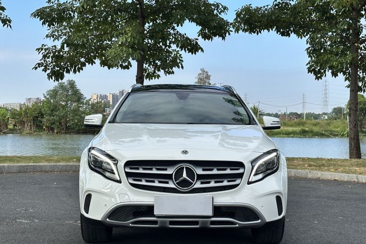 Mercedes-Benz GLA Class 2018 car image #7
