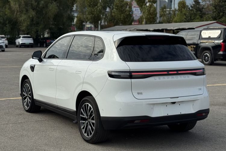 零跑汽车 零跑B10 2025 汽车图片 #7