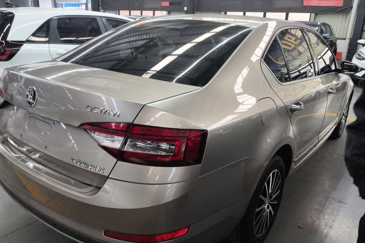 Skoda Octavia 2018 #7 Skoda Octavia 2018 car image #7