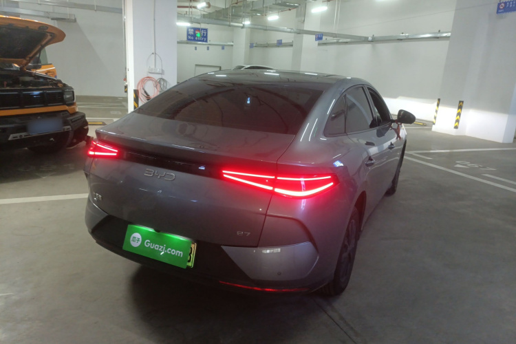 BYD e7 2025 #7 BYD e7 2025 car image #7