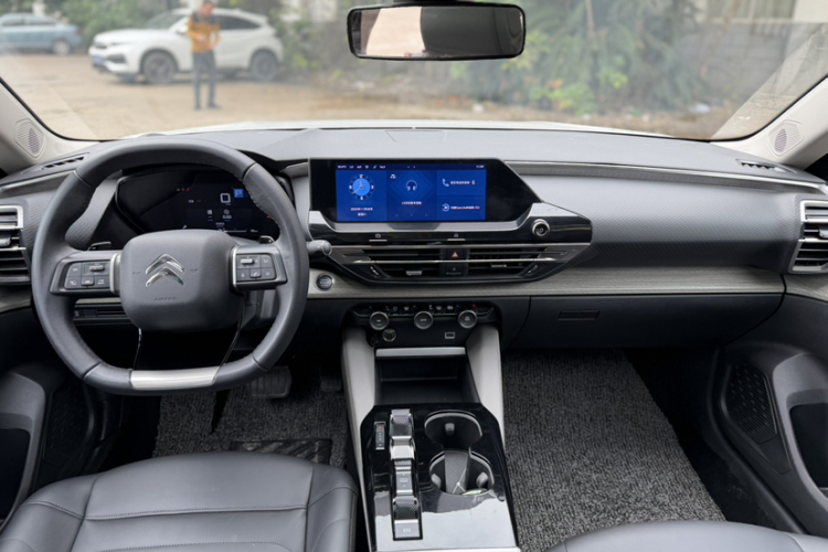 Citroen C5 X 2023 car image #7