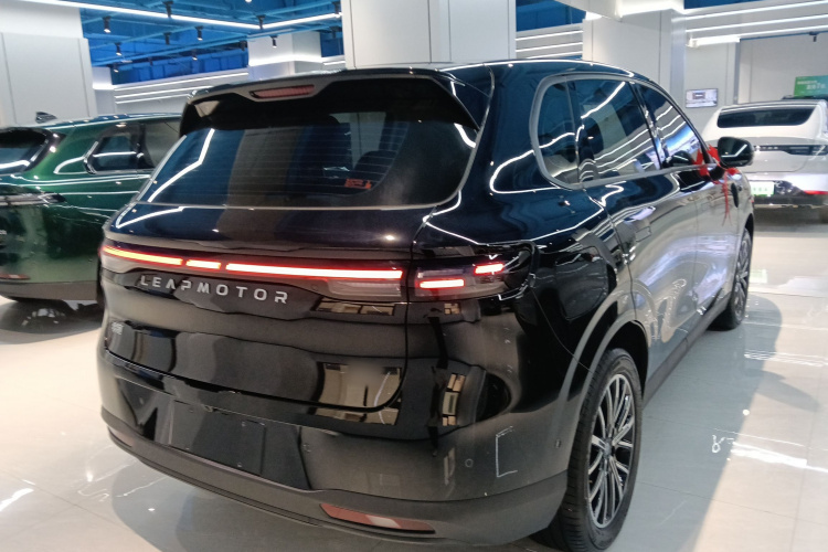 零跑汽车 零跑B10 2025 汽车图片 #7