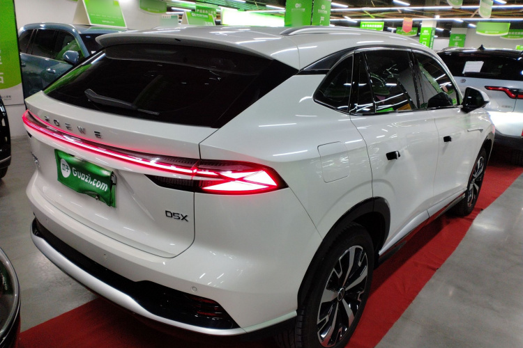 Roewe D5X DMH 2024 image de voiture #7