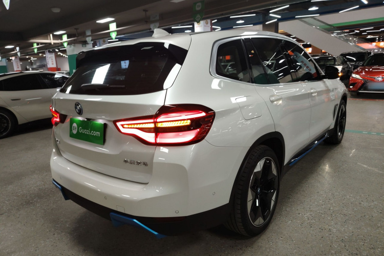 BMW iX3 2021 immagine di auto #7