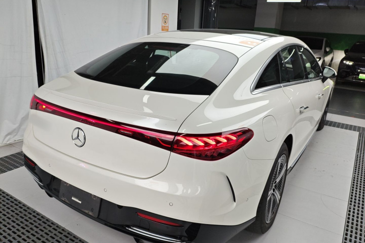 Mercedes-Benz EQS Class 2023 car image #7