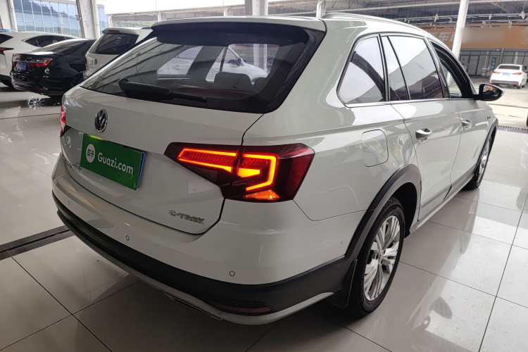 Volkswagen C-Trek 2018 immagine di auto #7