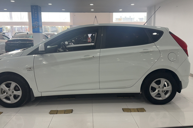 Hyundai Reina Hatchback 2015 #7 Hyundai Reina Hatchback 2015 immagine di auto #7