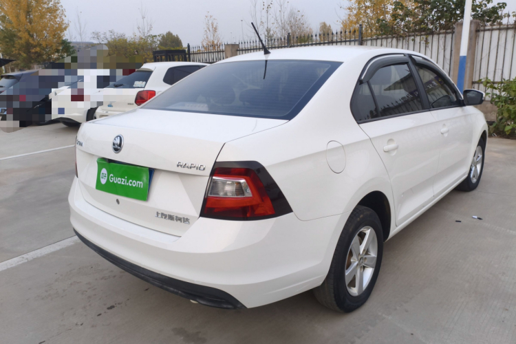 Skoda Rapid 2018 #7 Skoda Rapid 2018 car image #7