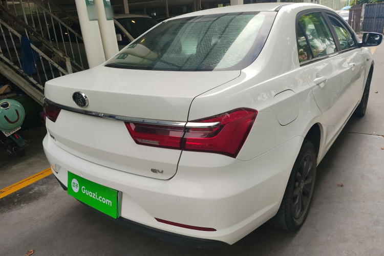 BYD Qin 2020 immagine di auto #7