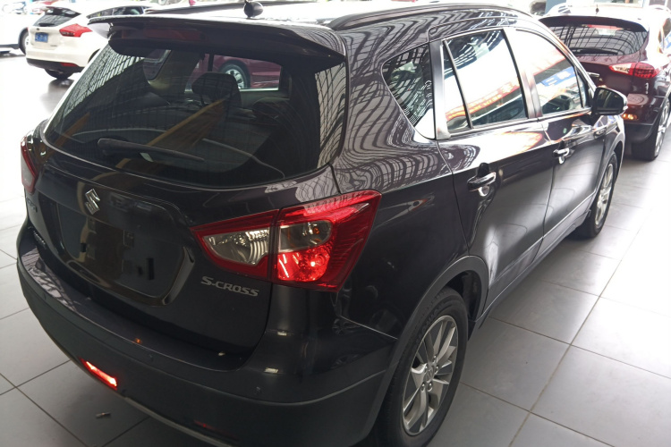 Suzuki S-Cross 2015 immagine di auto #7
