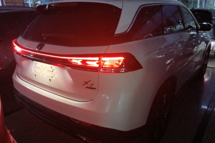 Changan X7 PLUS 2024 car image #7