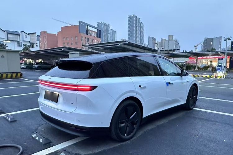 理想汽车 理想i6 汽车图片 #7