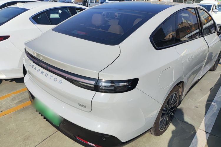 零跑汽车 零跑B01 2025 汽车图片 #7