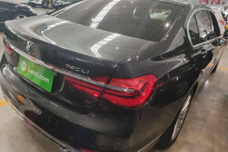 BMW M760Le 2017 #7 BMW M760Le 2017 car image #7