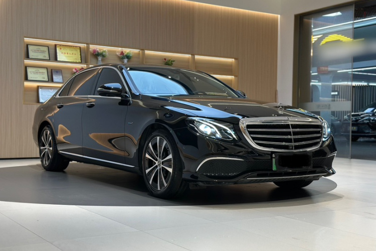 Mercedes-Benz E Class New Energy 2020 car image #7