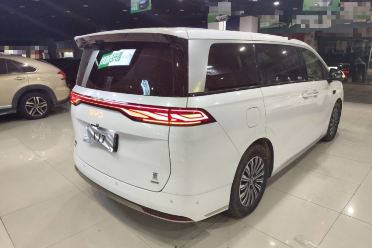 BYD Xia 2025 #7 BYD Xia 2025 car image #7