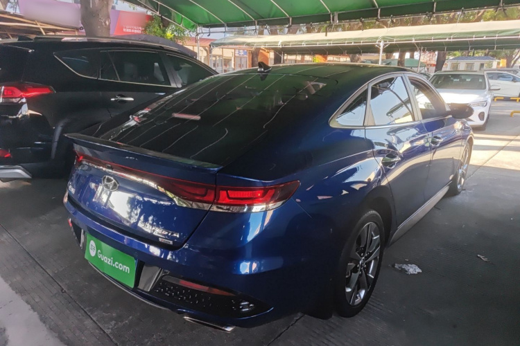 Hyundai Lafesta 2020 car image #7