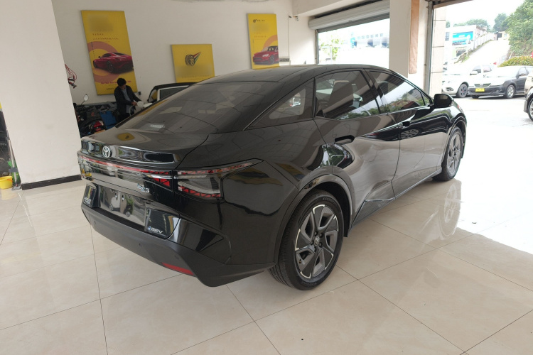 Toyota bZ3 2024 immagine di auto #7