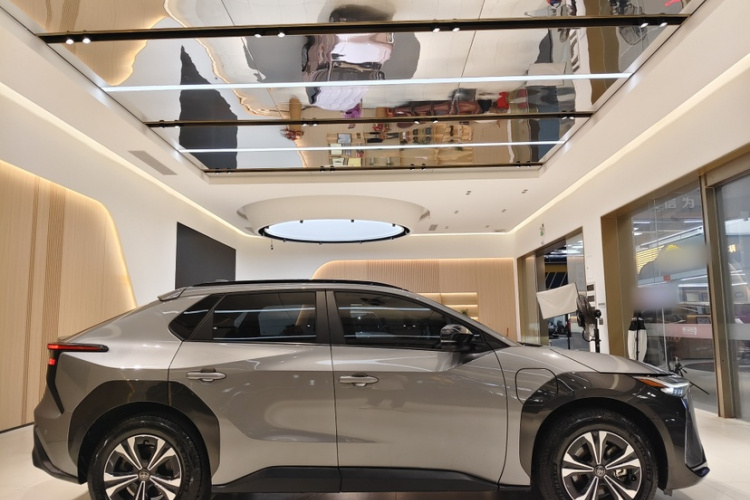 Toyota bZ4X 2023 #7 Toyota bZ4X 2023 immagine di auto #7