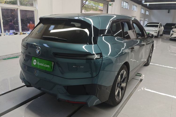 BMW iX 2023 immagine di auto #7