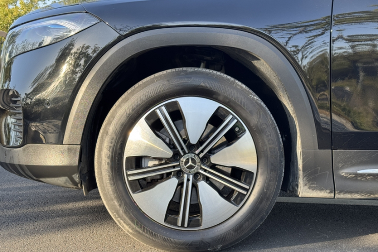 Mercedes-Benz EQB Class 2023 immagine di auto #7