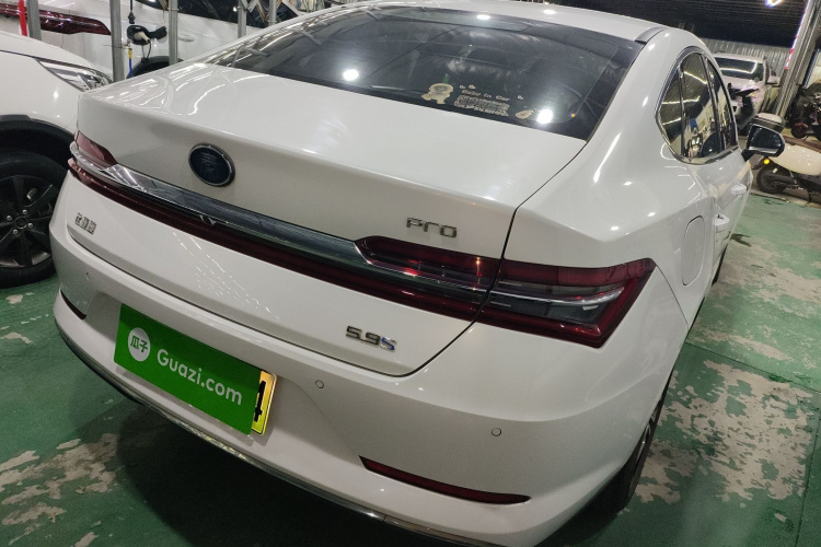BYD Qin Pro New Energy 2018 immagine di auto #7