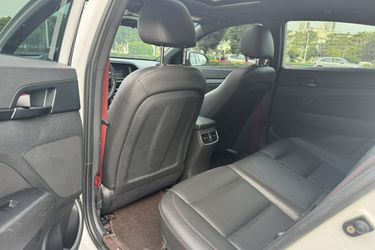 Hyundai Elantra AD 2019 car image #7