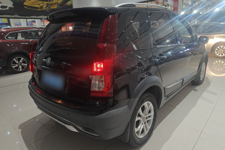 Forthing JOYEAR X3 2018 #7 Forthing JOYEAR X3 2018 immagine di auto #7