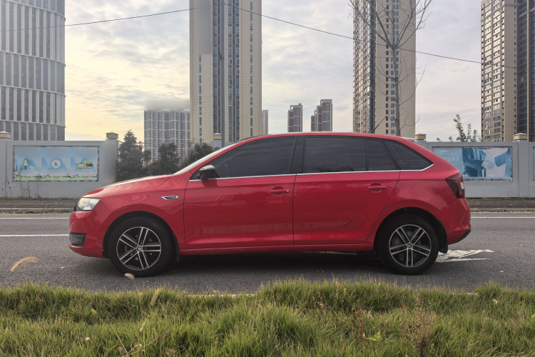 Skoda Rapid Spaceback 2016 immagine di auto #7