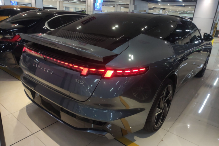 Lynk & Co 2024 #7 Lynk & Co 2024 car image #7