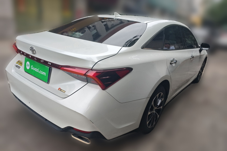 Toyota Avalon 2023 car image #7