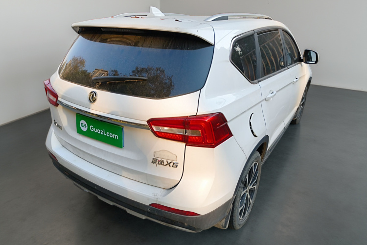 Forthing JOYEAR X5 2017 #7 Forthing JOYEAR X5 2017 car image #7