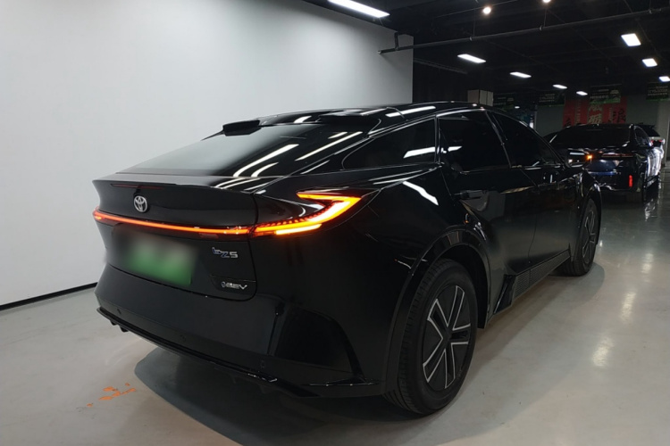 Toyota bZ5 2025 car image #7