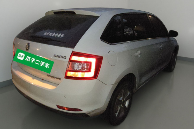 Skoda Rapid Spaceback 2018 immagine di auto #7