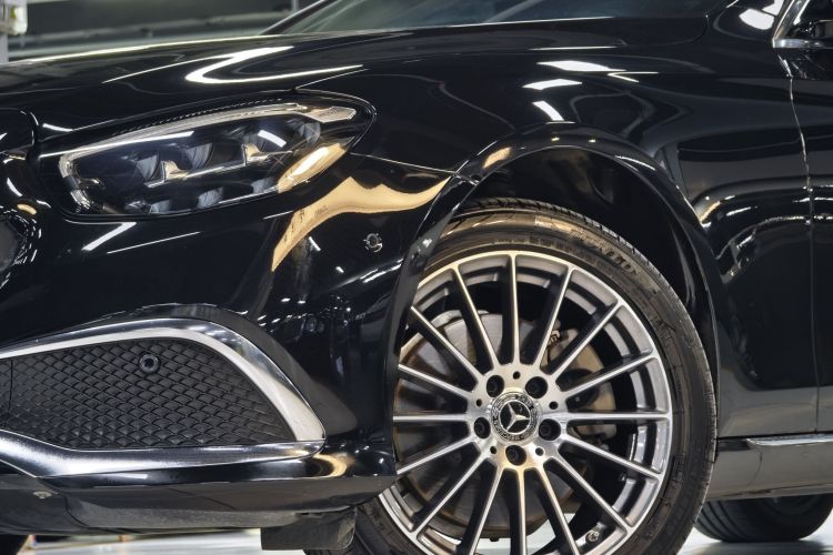 Mercedes-Benz E Class 2022 car image #7