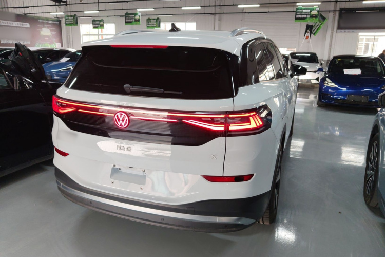 Volkswagen ID.6 X 2022 immagine di auto #7