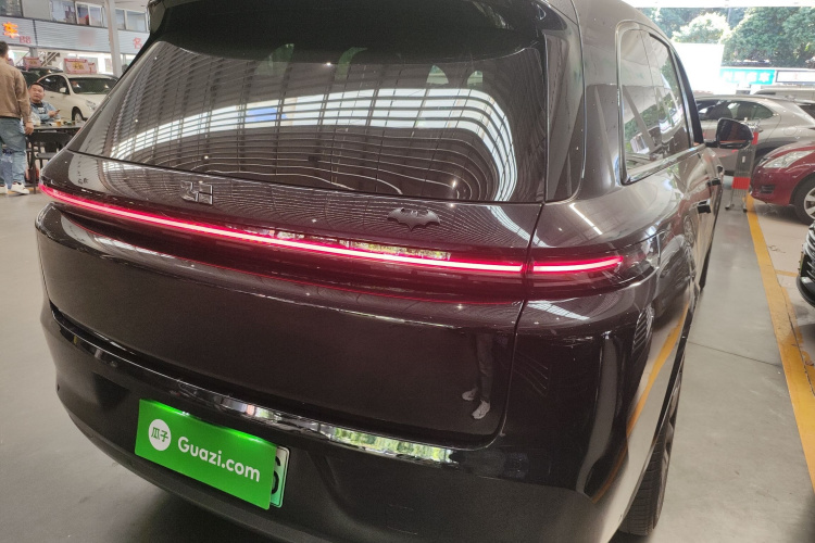 Li L8 2023 изображение автомобиля #7