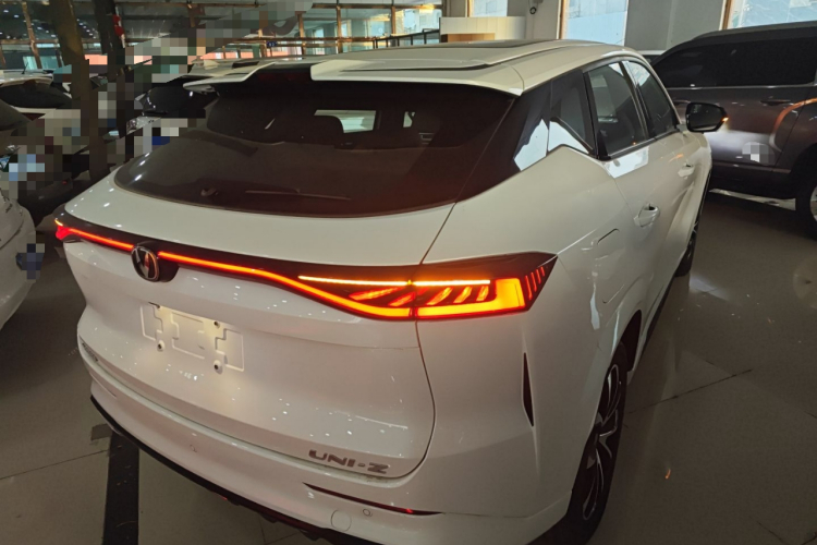 Changan UNI-Z PHEV 2025 #7 Changan UNI-Z PHEV 2025 immagine di auto #7