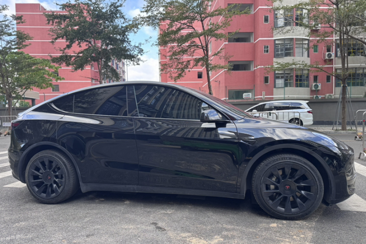 Tesla Model Y 2022 #7 Tesla Model Y 2022 car image #7
