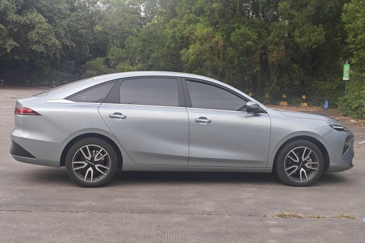 Roewe D6 2025 car image #7