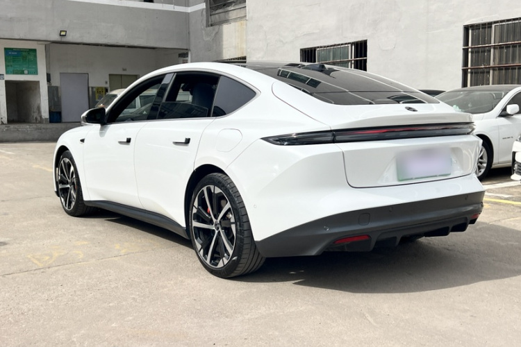 NIO ET5 2023 car image #7