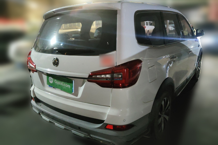 Forthing JOYEAR X6 2017 car image #7