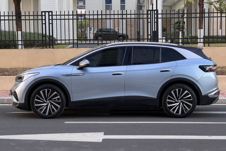 Volkswagen ID.4 X 2022 car image #7