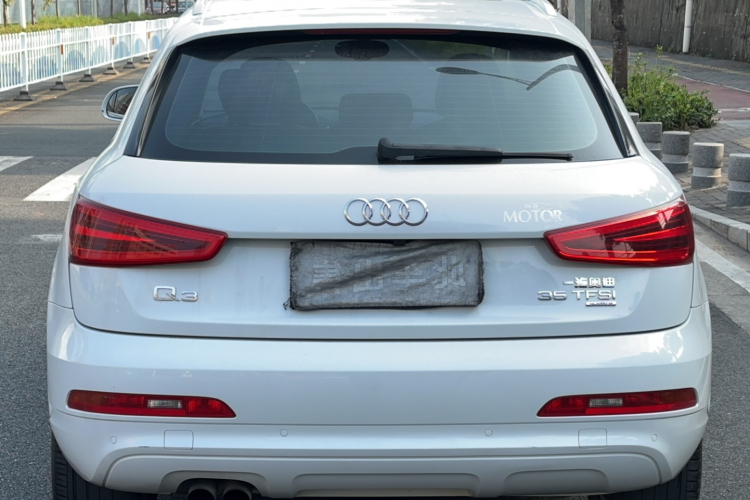 Audi Q3 2015 car image #7