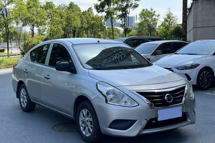 Nissan Sunny 2015 #7 Nissan Sunny 2015 car image #7