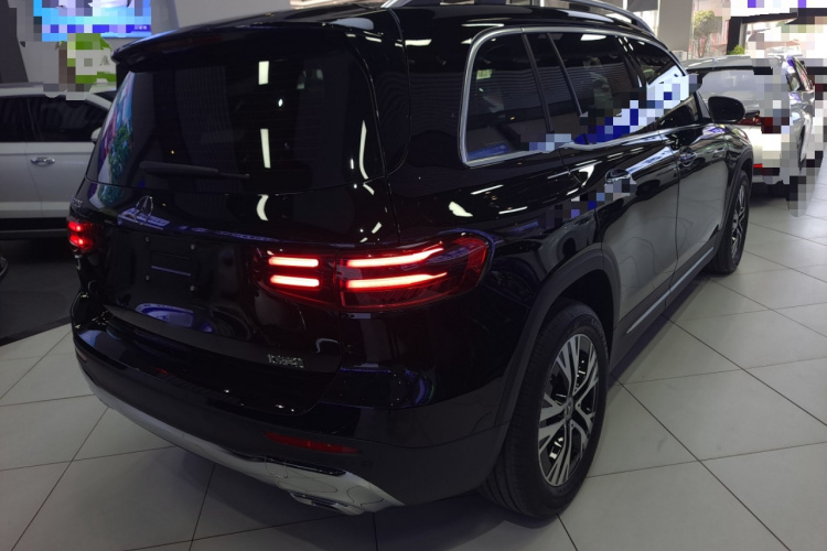 Mercedes-Benz GLB Class 2025 car image #7