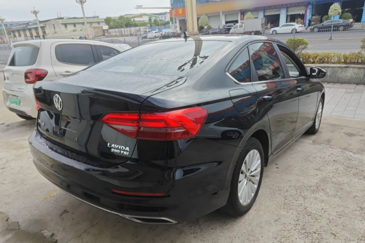 Volkswagen Lavida 2018 car image #7