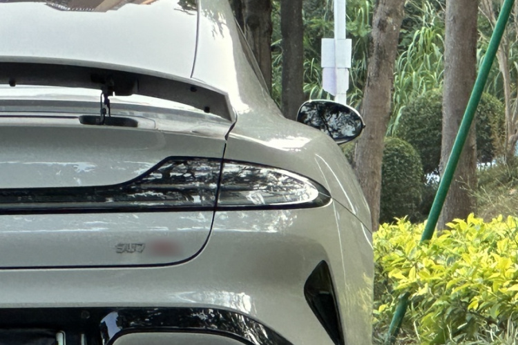 MI SU7 2025 car image #7
