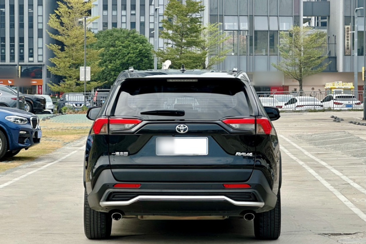 Toyota RAV4 2022 image de voiture #7