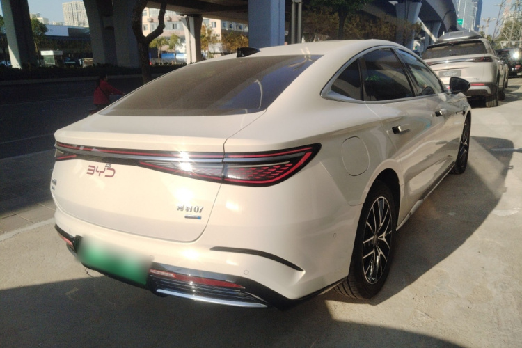 BYD Seal 07 DM-i 2025 car image #7